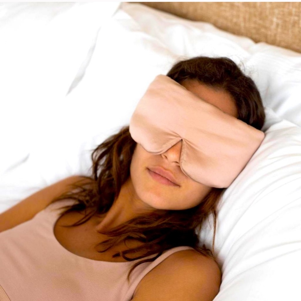 Lunya 100% Silk Washable Sleep / Meditation Mask